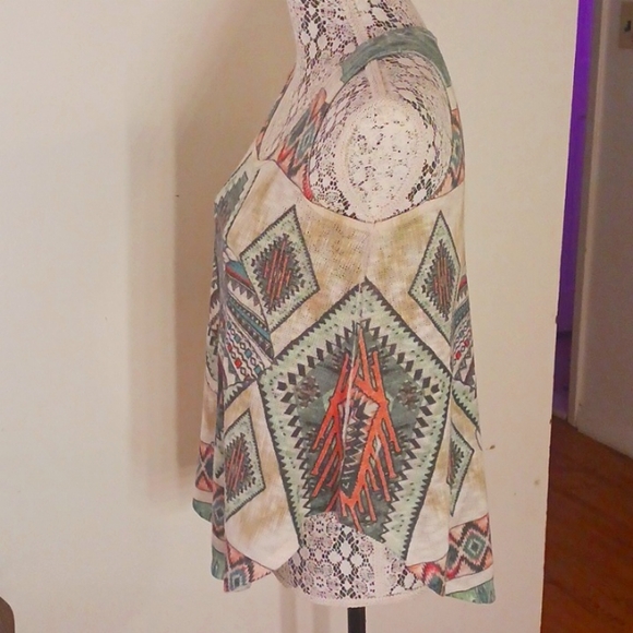 🌸Gorgeous Women's knit Elephant 🐘 Tank - Picture 7 of 10